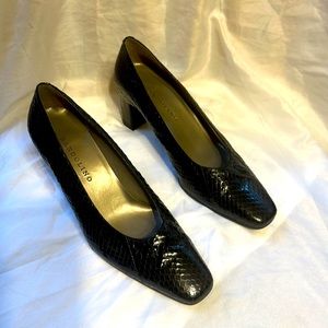 Bandolino Black Snake Print Heels Women’s Size 7.5